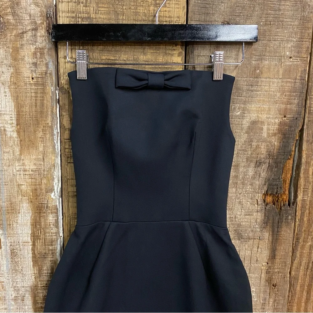 HELSA The S Curve Dress Bow Black
Strapless structured midi Revolve NWT XXS - Picture 10 of 14